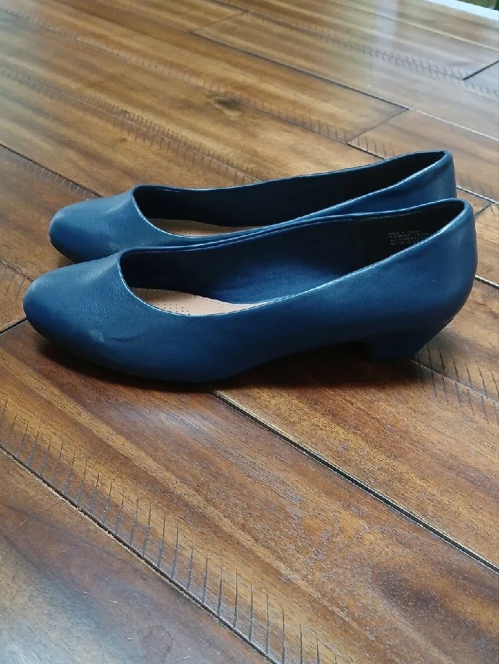 comfortview Navy Classic Round-Toe Ballet Flats